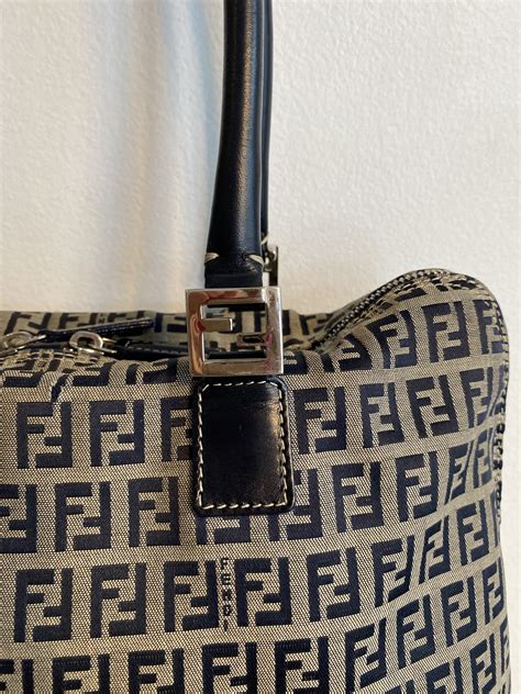 authentic fendi handbags outlet.